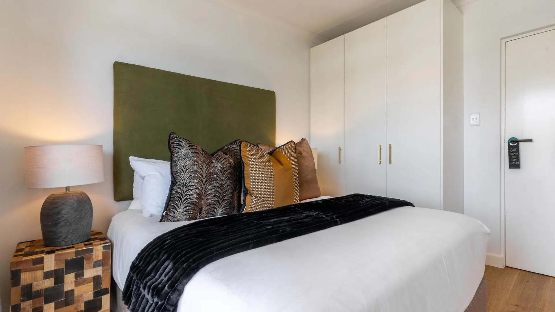 Apartment Diamond Views - Luxury Sea Point Apt With Views Cape Town