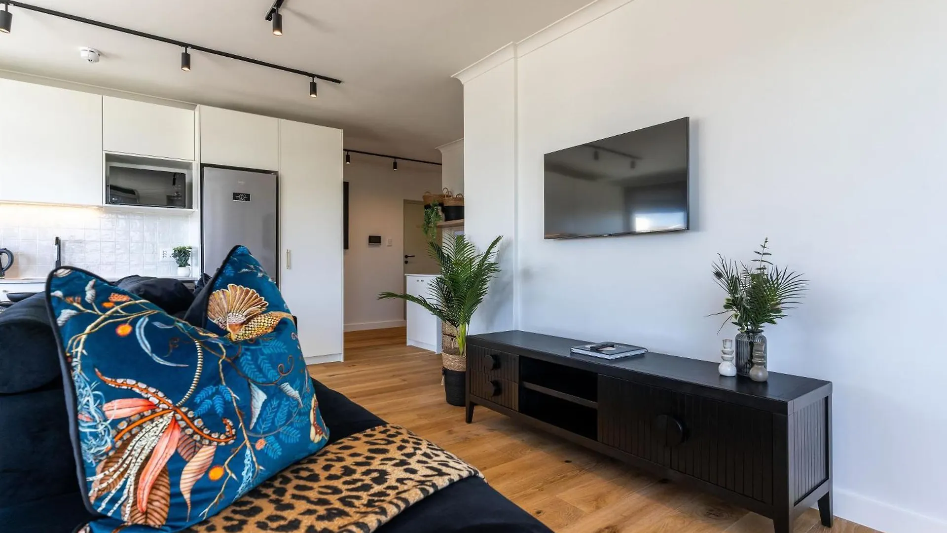 Apartment Diamond Views - Luxury Sea Point Apt With Views Cape Town